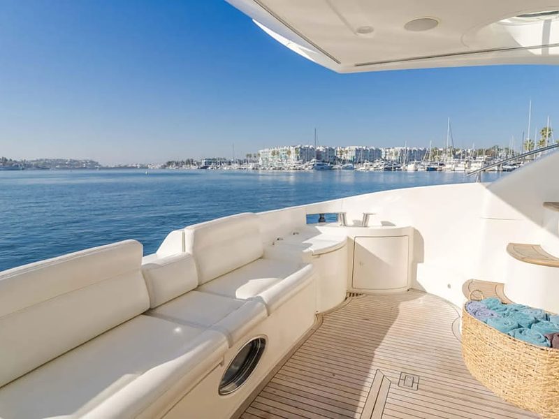 TruLou yacht - Aft Deck Seating with Teak Flooring